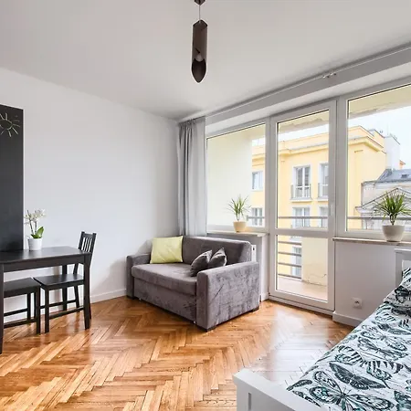 Station - Wilcza Varsavia