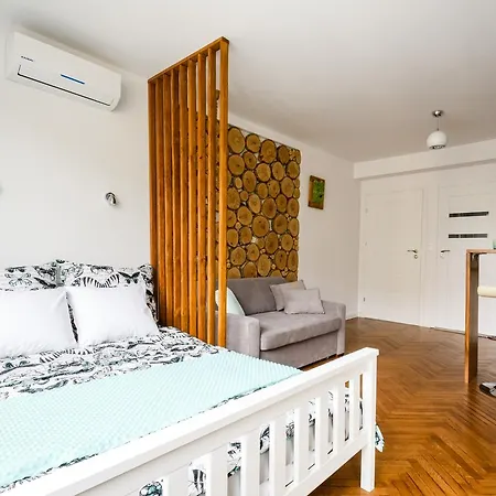 Station - Wilcza Apartment
